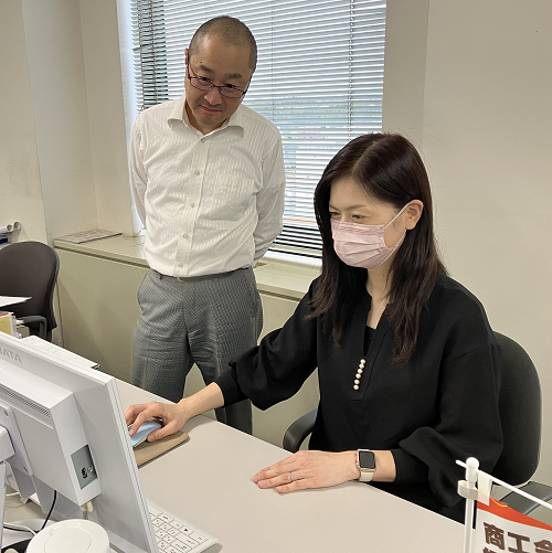 総務課長 深谷 和宏様、総務課主任 萩原 美奈子様